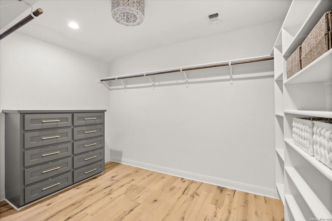 Photo of 429 Lakeview Blvd.