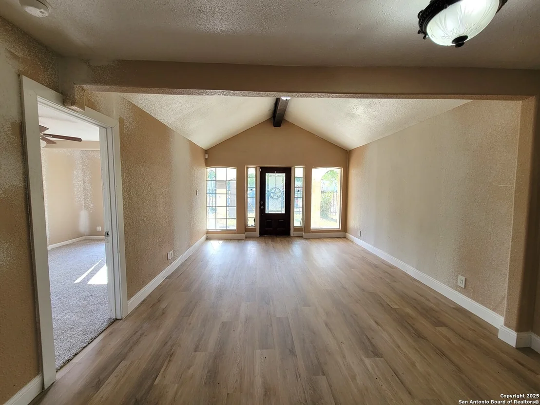 Photo of 9235 Lasswell