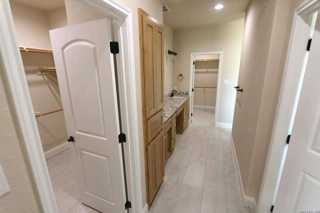 Photo of 193 Oak Fields Dr