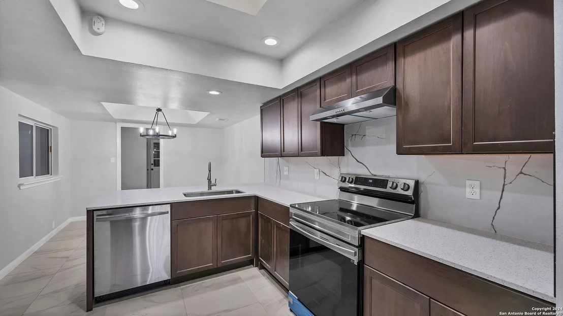 Photo of 350 FENWICK DR