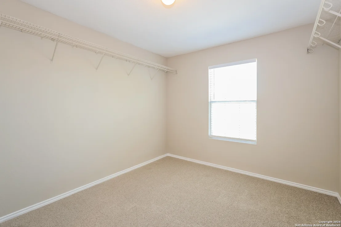 Photo of 10906 HILLSDALE LOOP