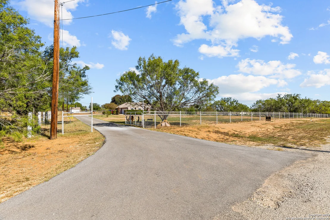 Photo of 125 HIGH MEADOW DR
