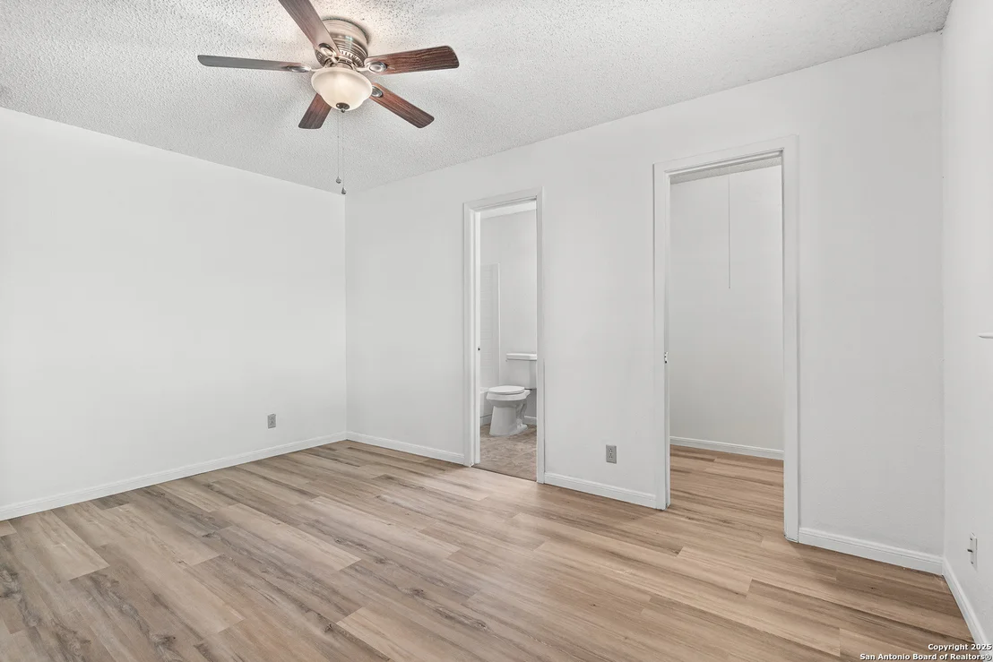Photo of 9814 Mill River