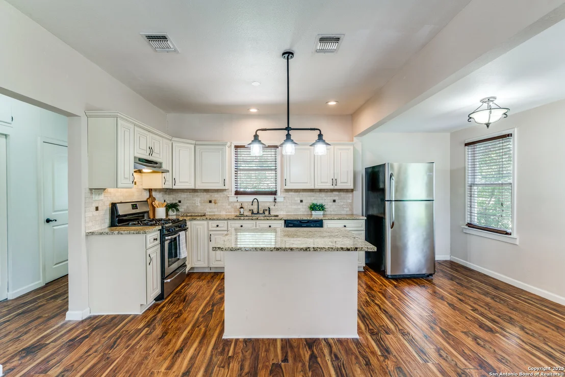 Photo of 418 Muncey