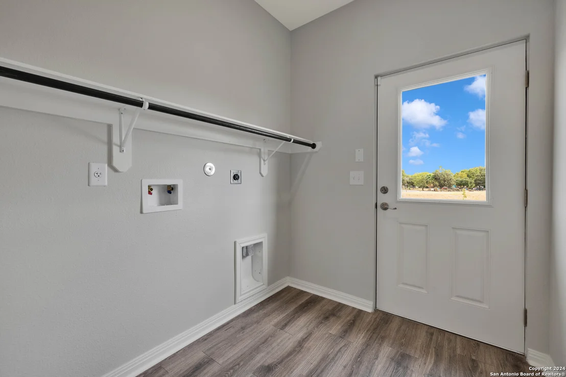 Photo of 518 PRECIOUS DR