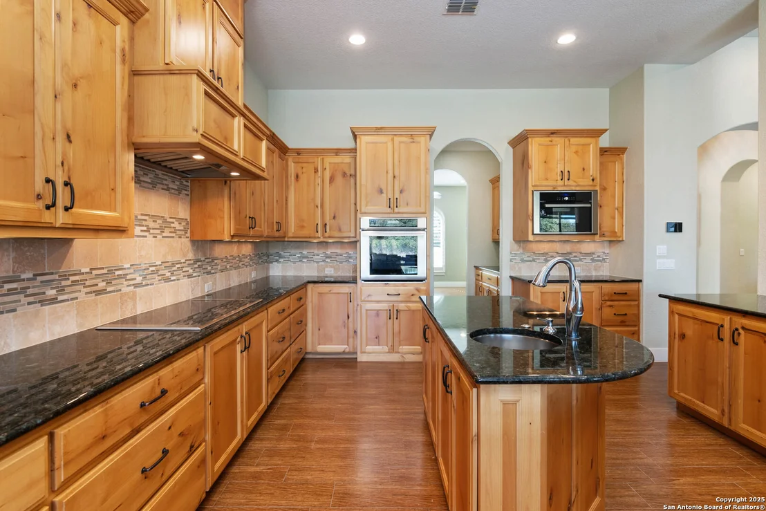 Photo of 832 oak bluff