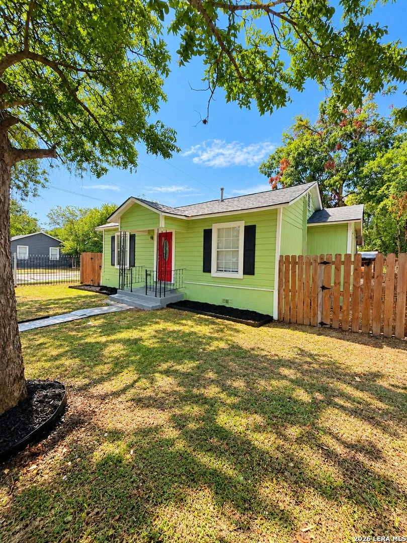 Photo of 1439 Alhambra