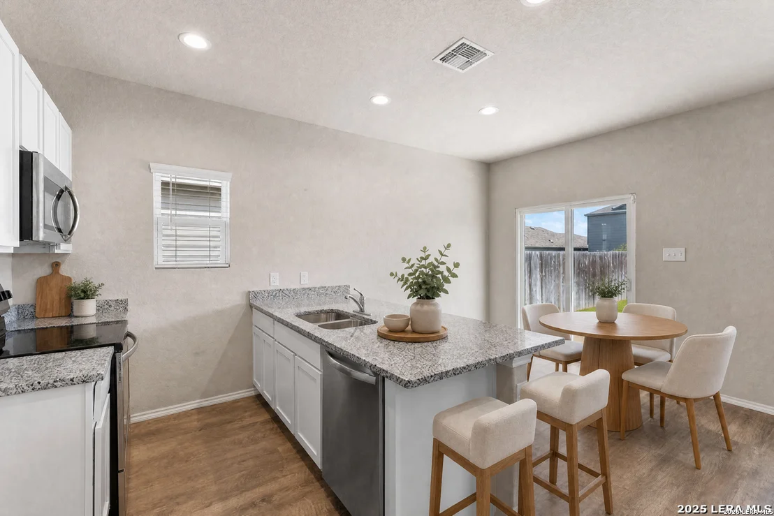 Photo of 450 Pleasanton Spring