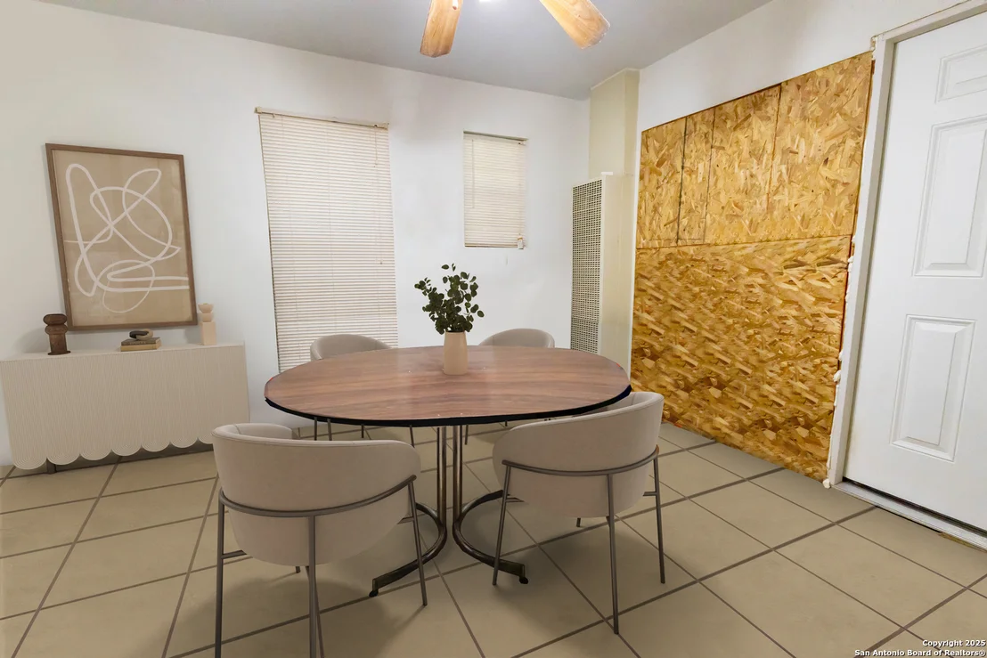 Photo of 2040 W Laurel