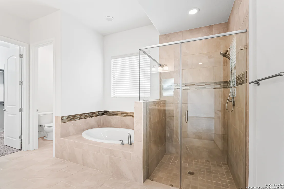 Photo of 427 Evans Oak