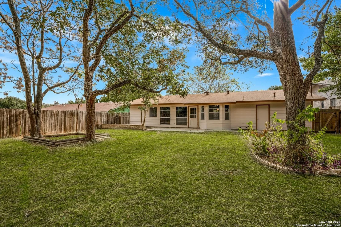 Photo of 6915 FOREST GRV