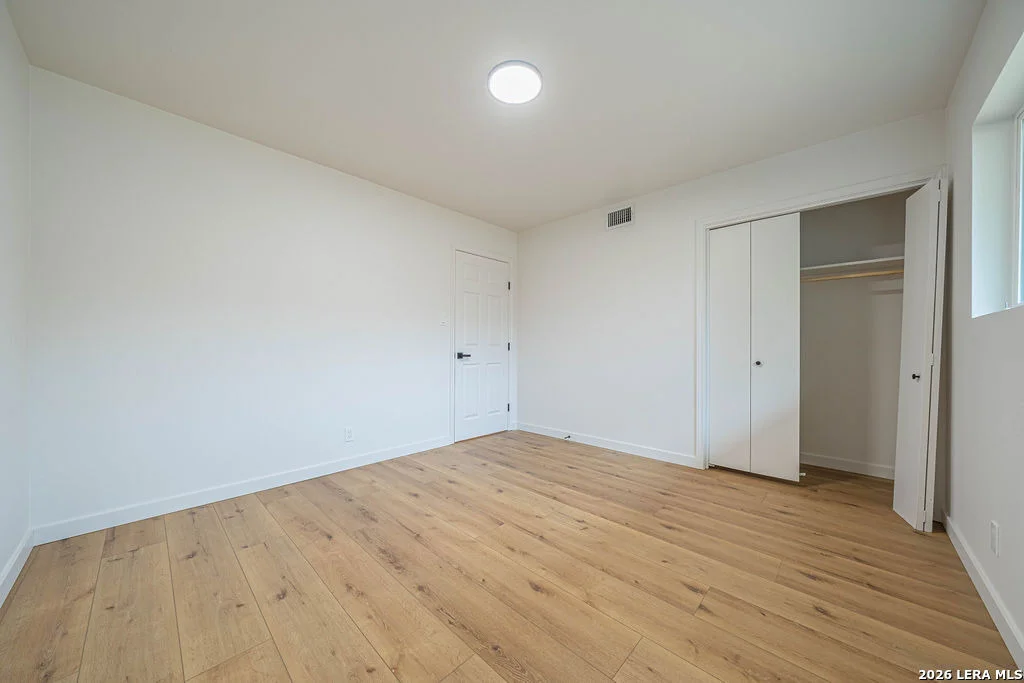 Photo of 355 Donella