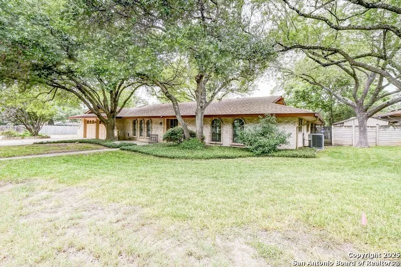Photo of 501 Balfour