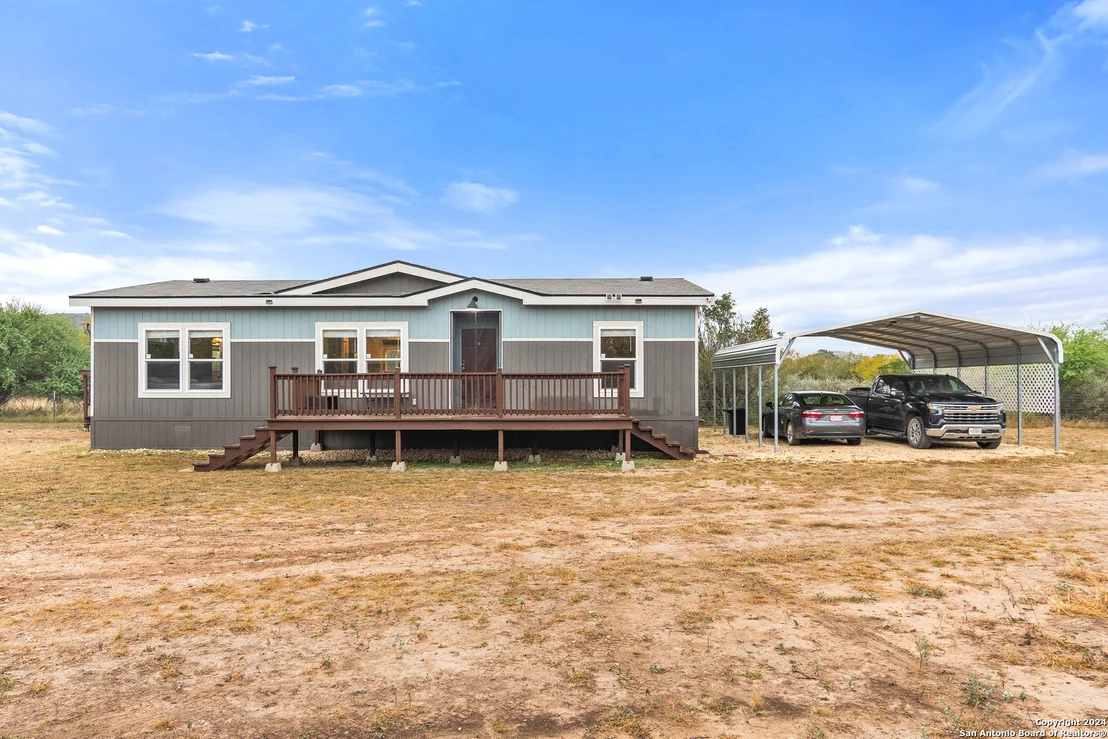 Photo of 1140 Private Road 2415