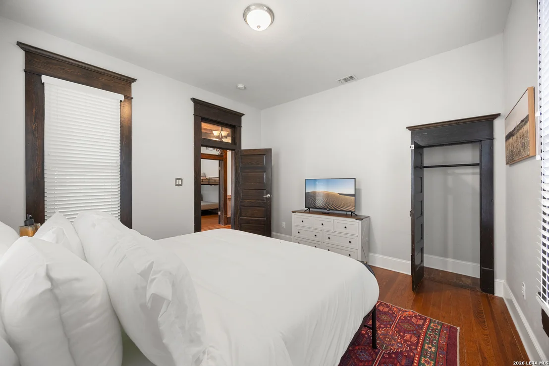 Photo of 122 Vitra Pl