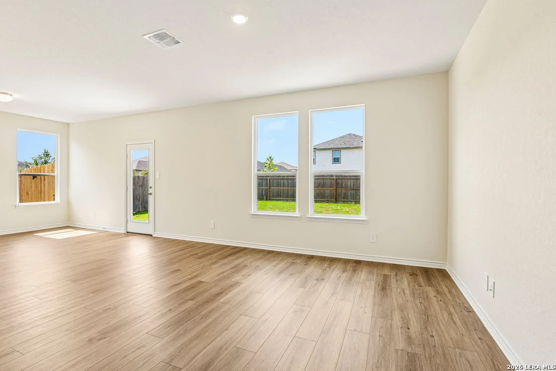 Photo of 448 Horizon Pointe