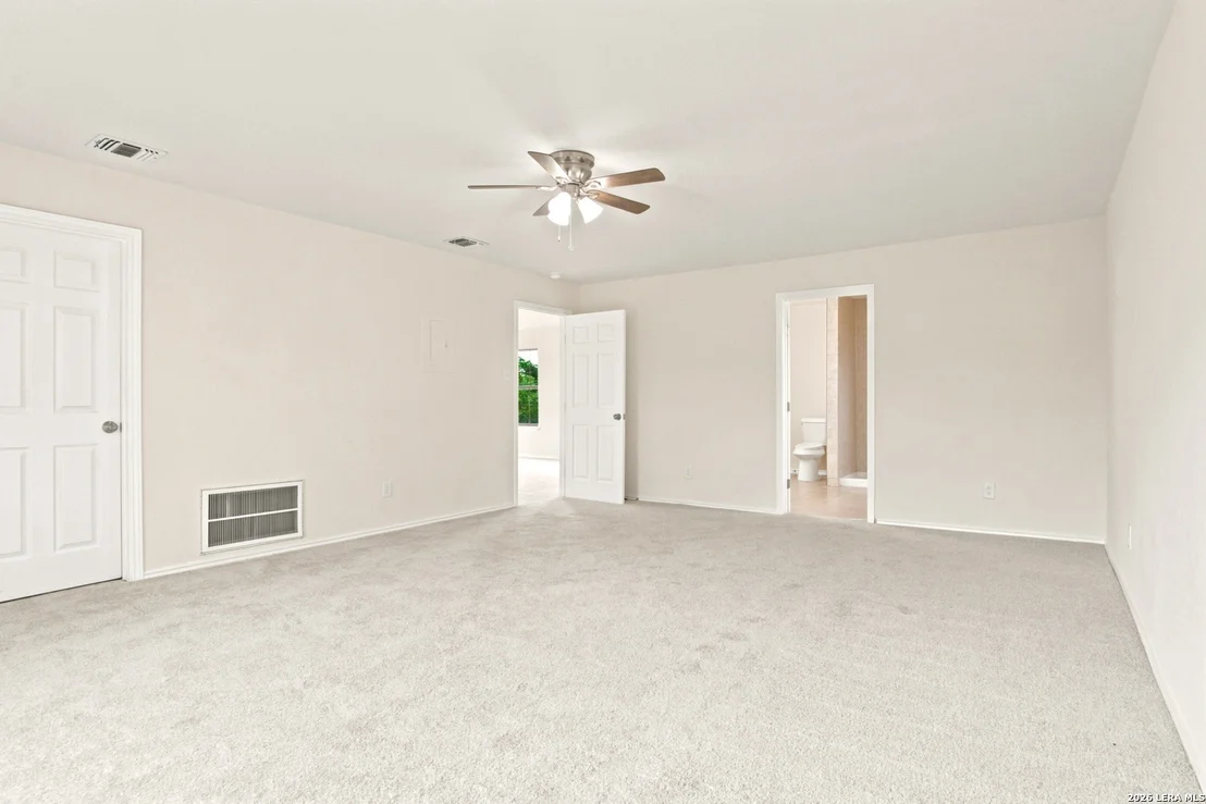 Photo of 438 CRESTHILL RD