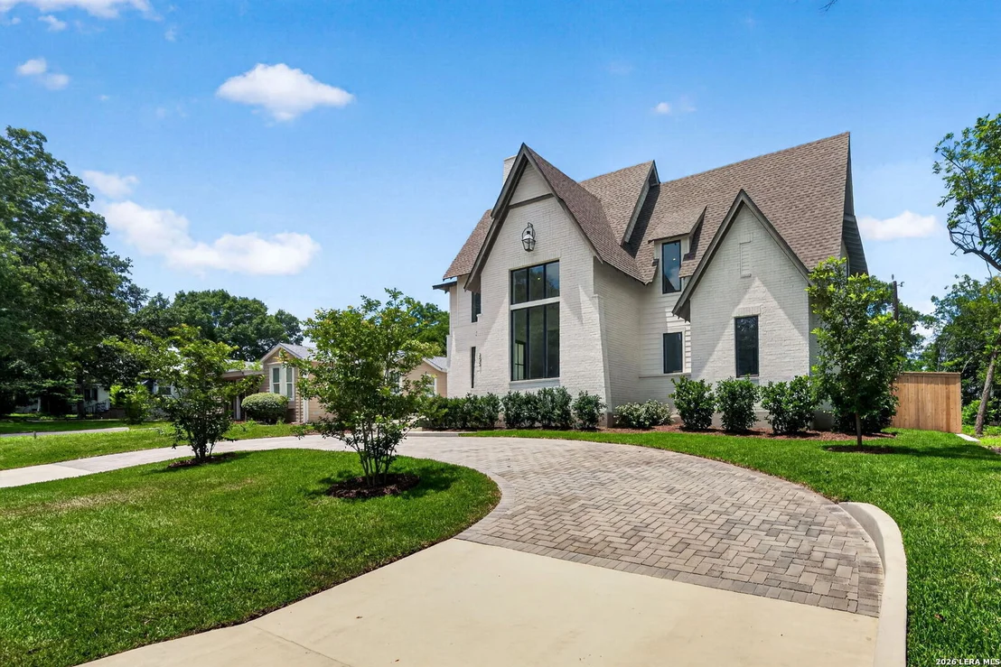 Photo of 255 CLAYWELL DR