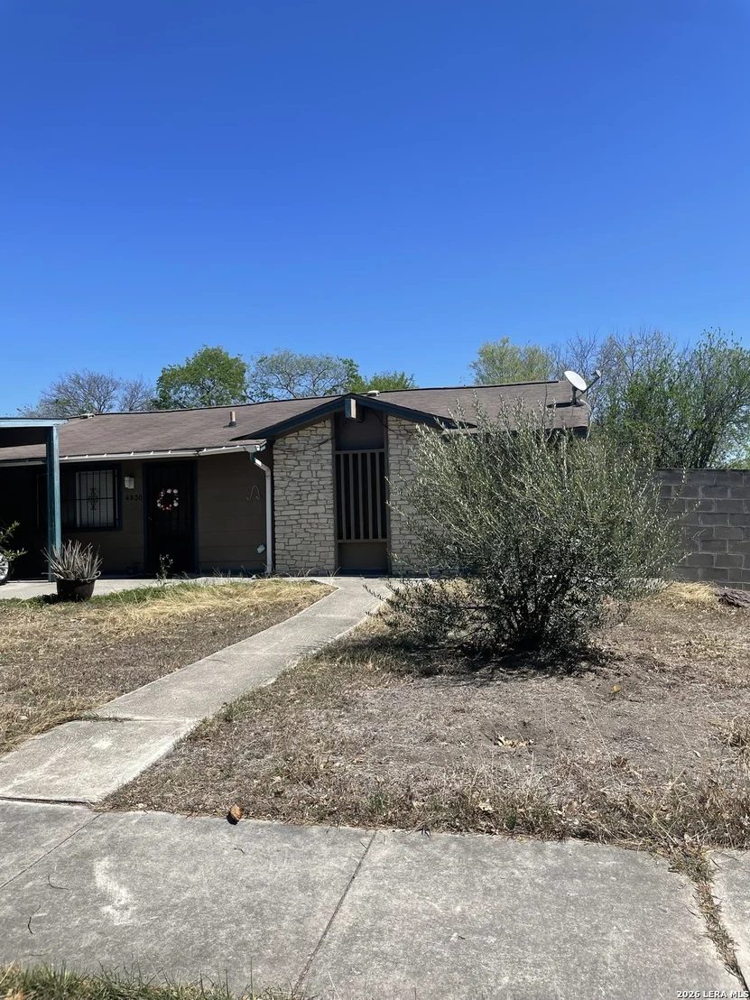 Photo of 4830 Castle Bridge
