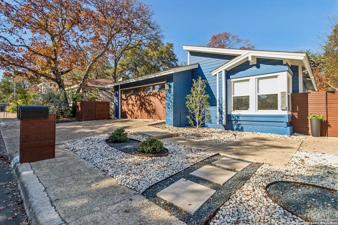 Photo of 3415 River Way