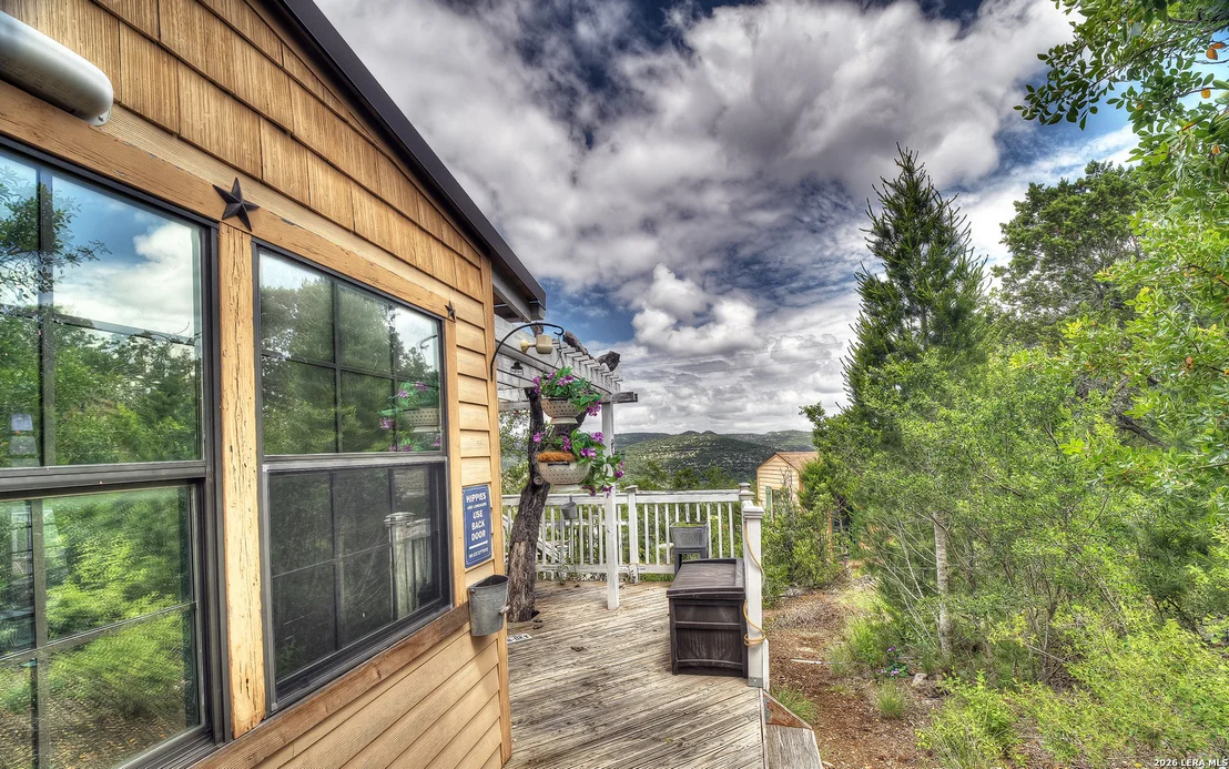 Photo of 982 Skyview Ln