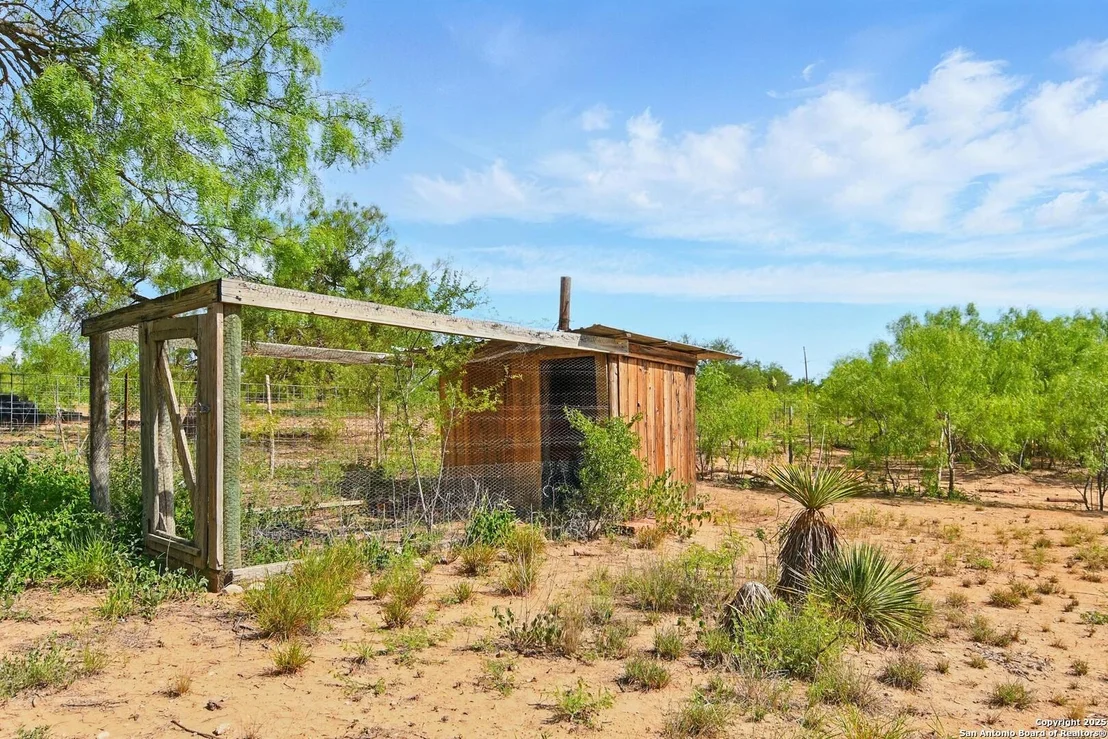 Photo of 344 E CR 341