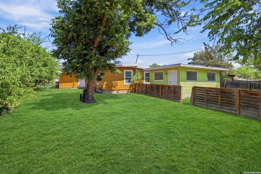 Photo of 458 Sharon Dr
