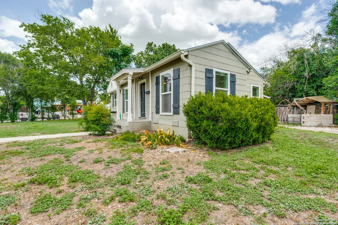 Photo of 106 Field Crest Dr