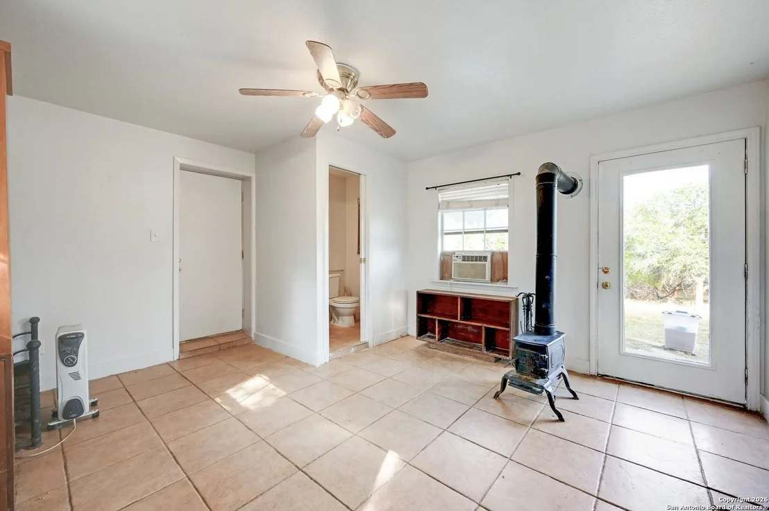 Photo of 1405 FOREST VIEW DR