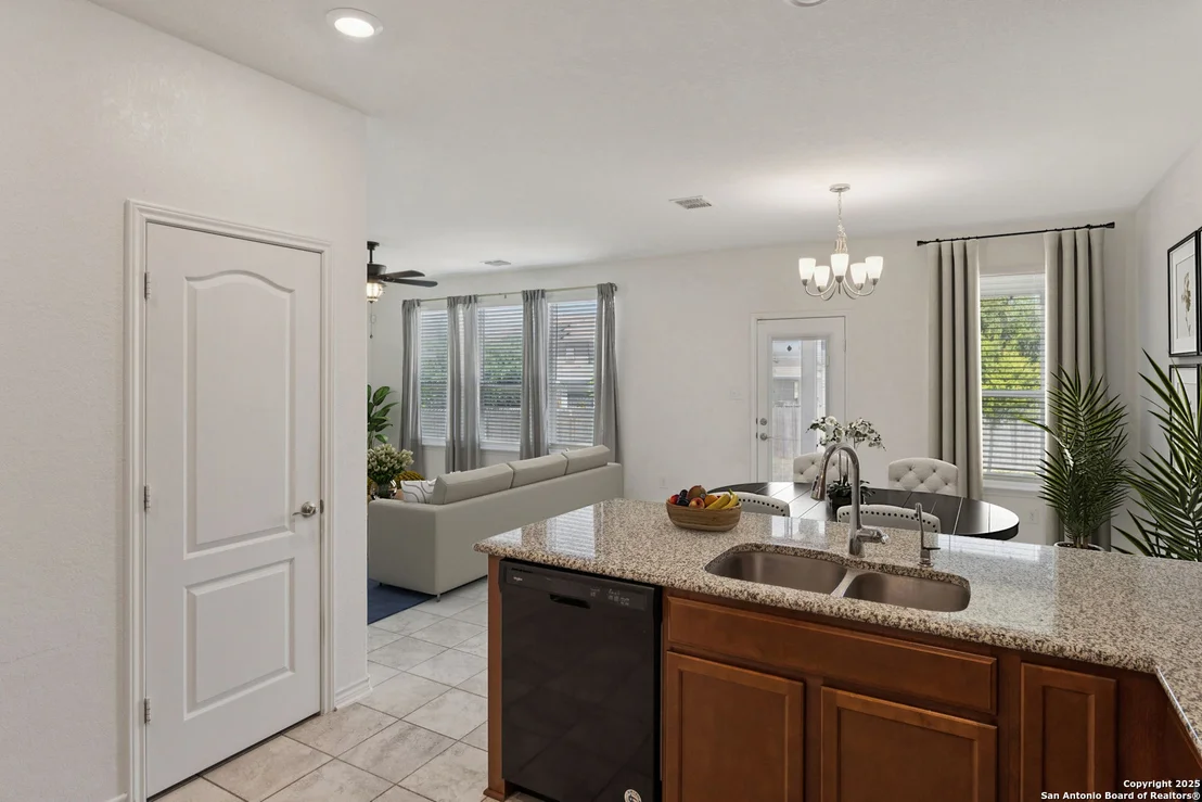 Photo of 8277 Assumption