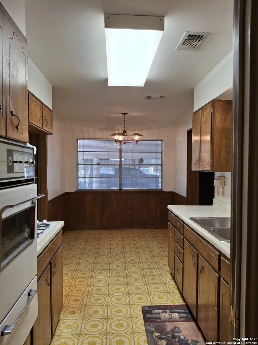 Photo of 3601 Vinecrest