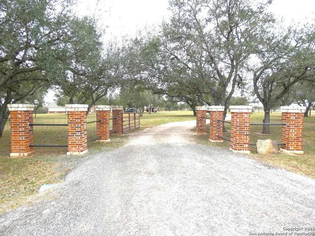 Photo of 283 Live Oak Rd