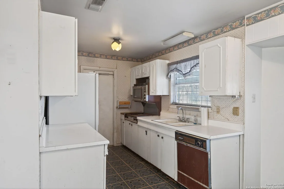 Photo of 8430 Silverstar