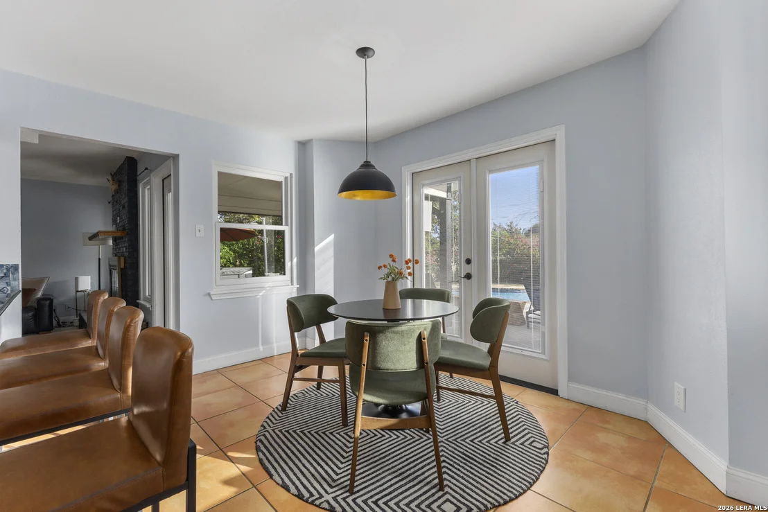 Photo of 10807 Mount Ida