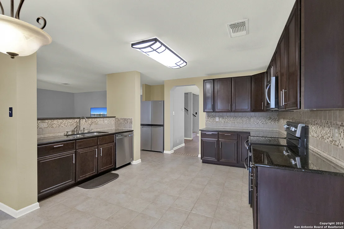 Photo of 121 Bay Willow