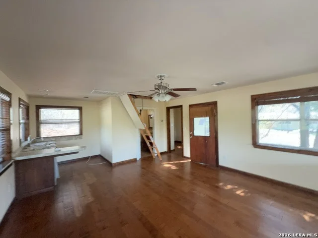 Photo of 15005 Broken Bow