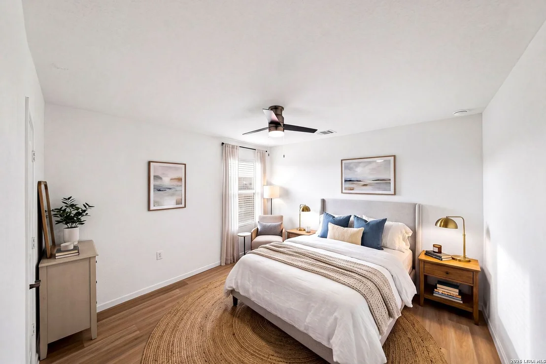 Photo of 822 COOK BND