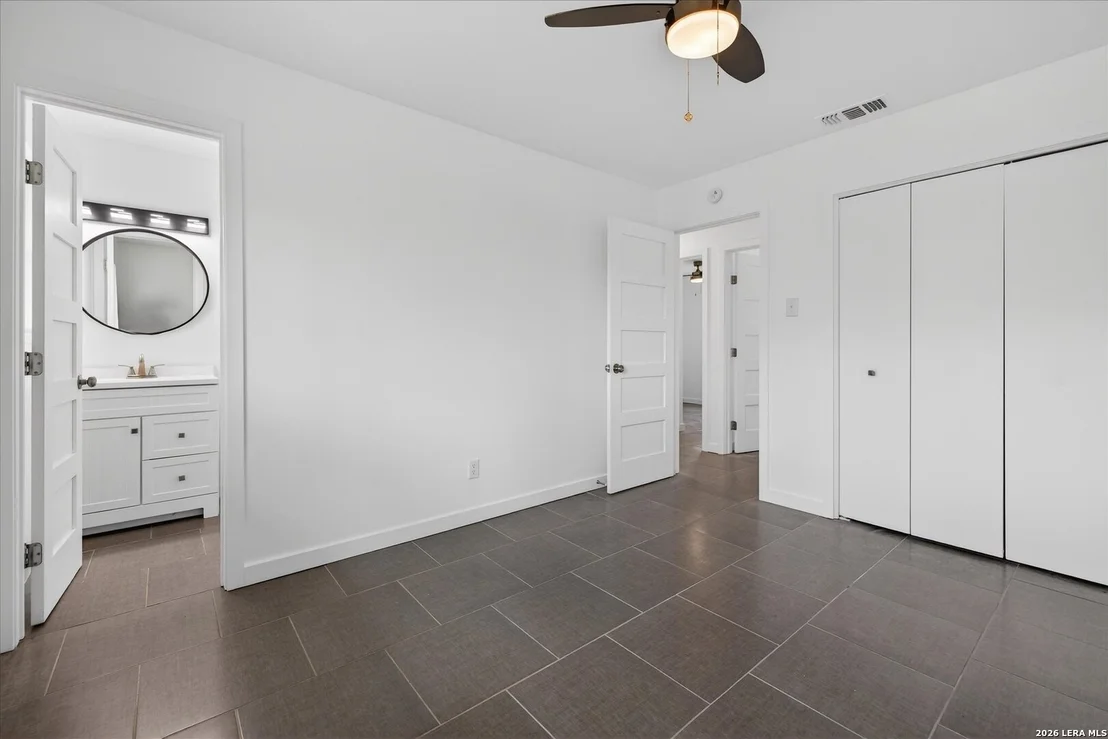 Photo of 6218 Hillston