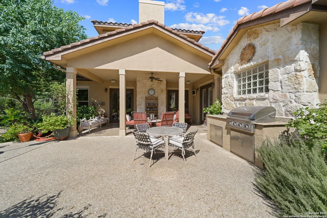 Photo of 24910 ESTANCIA CIR