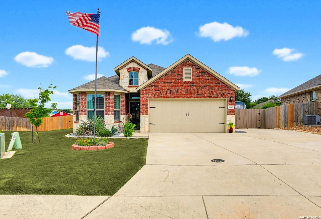 Photo of 1612 ALVIN CIR