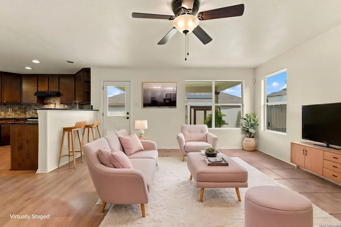 Photo of 233 JULIAN PT