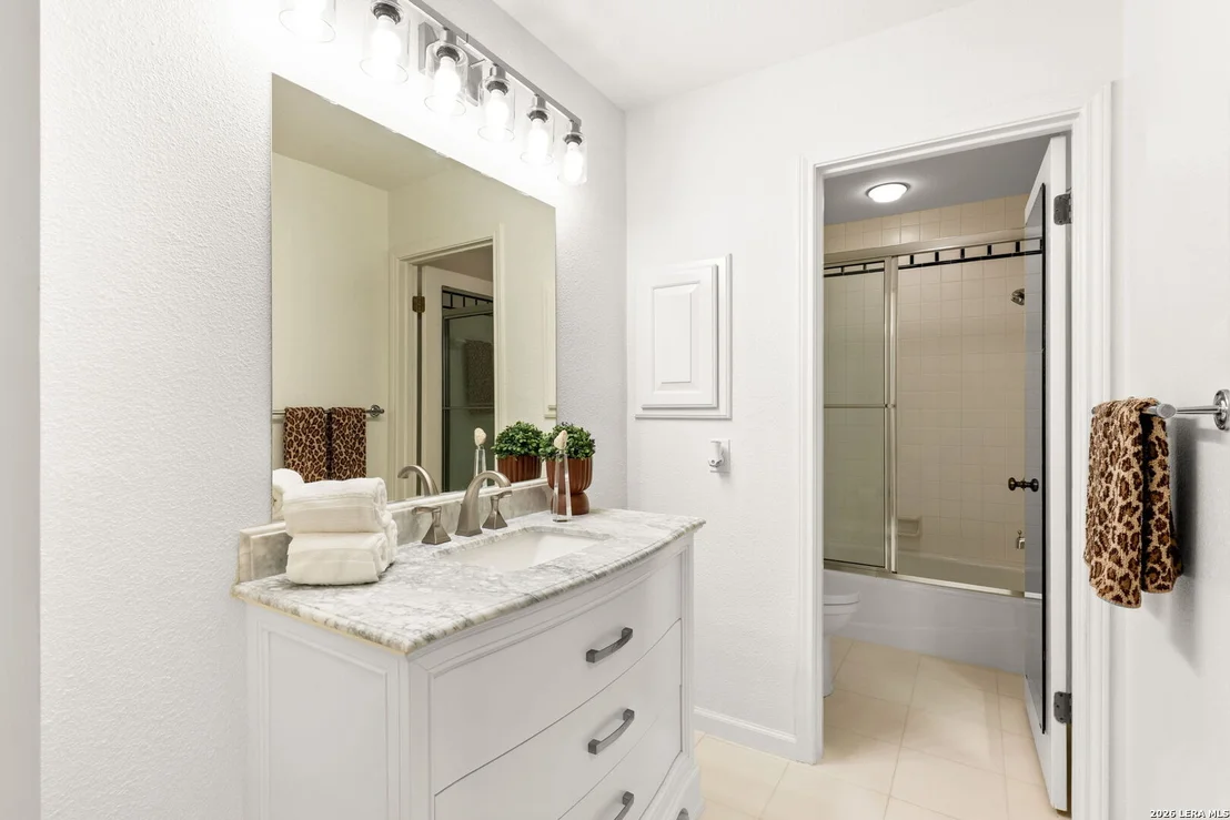 Photo of 2 CHATSWORTH WAY
