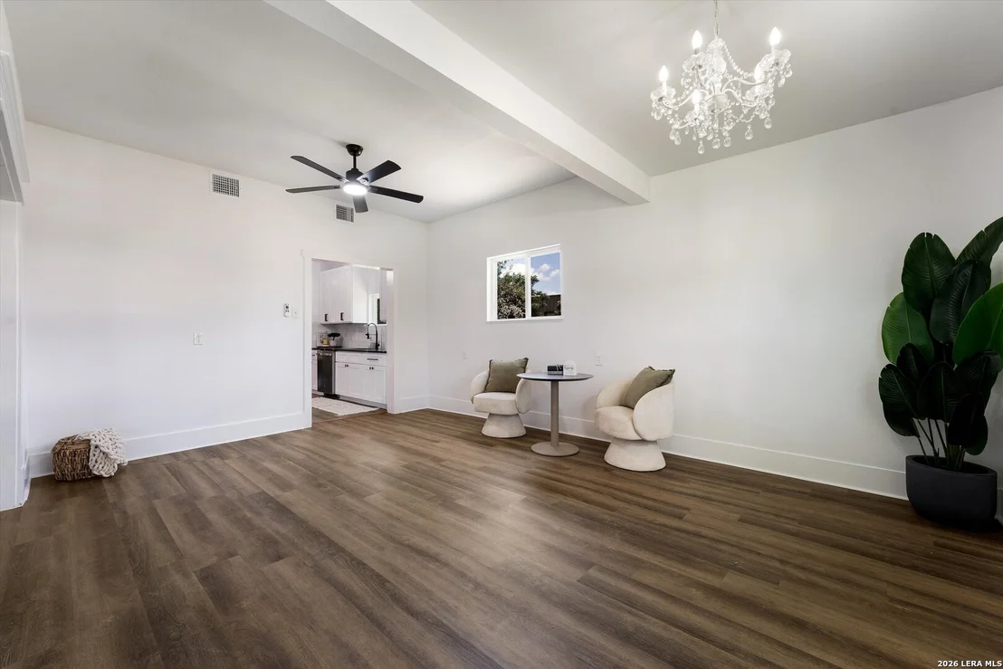 Photo of 536 Commerce St