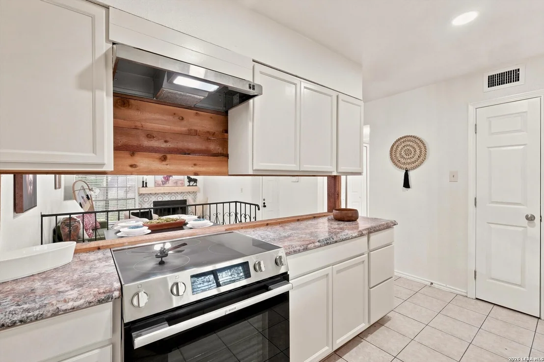 Photo of Unit 21 at 8611 Datapoint