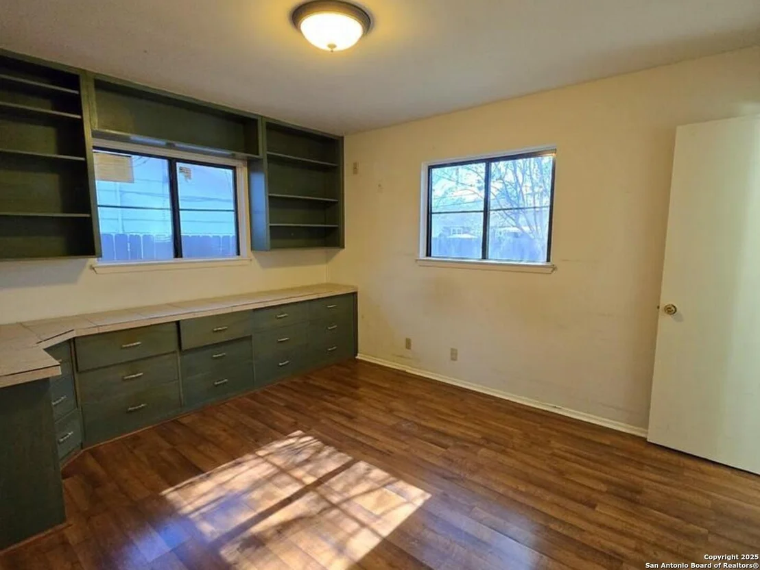Photo of 4414 First View
