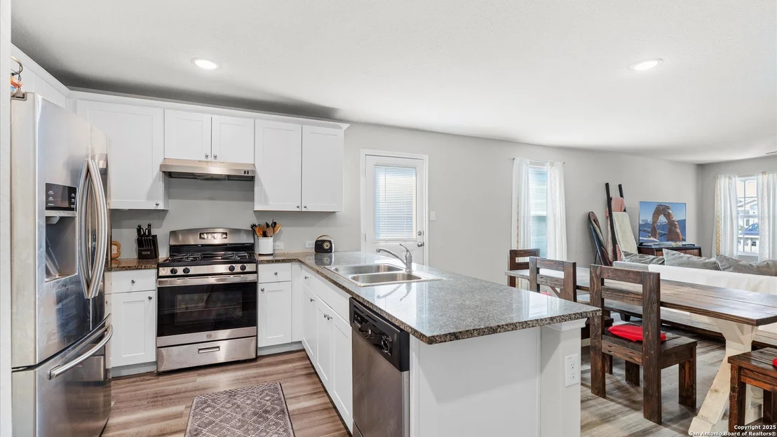 Photo of 4142 VOLCANO WAY