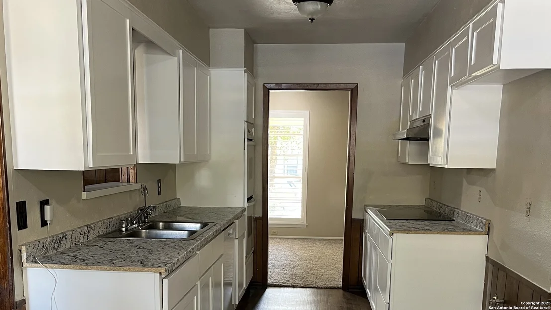 Photo of 123 Granada