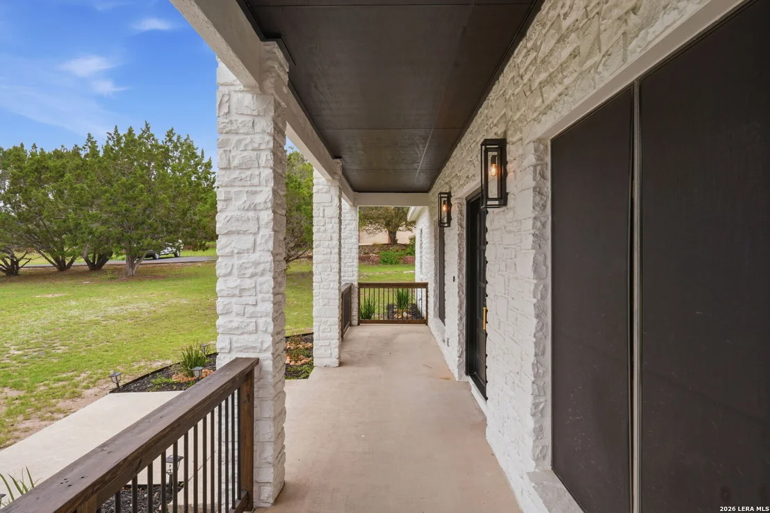 Photo of 150 LAKE VIEW DR