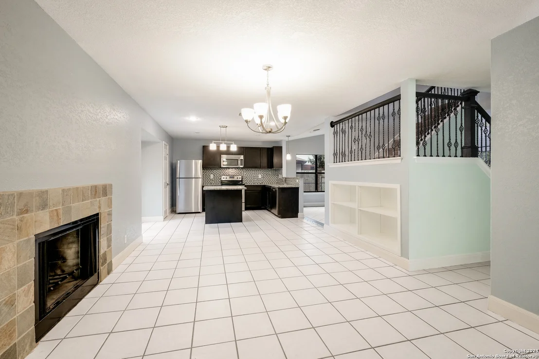 Photo of 2622 JOHNSON GRASS