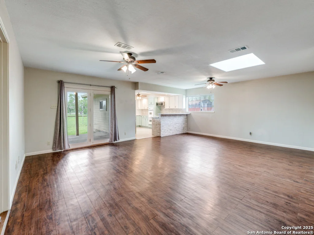 Photo of 505 river oak